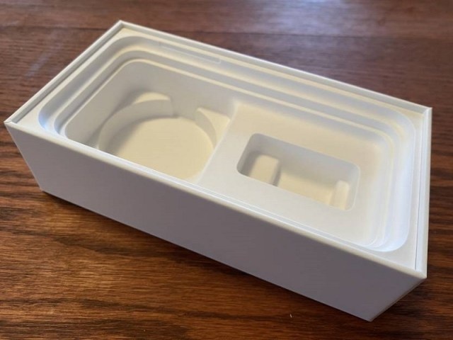 Комплект поставки iPhone 12