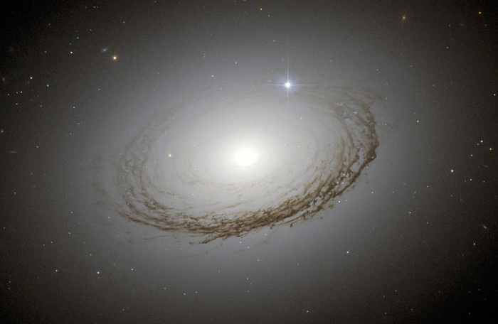 NGC 7049