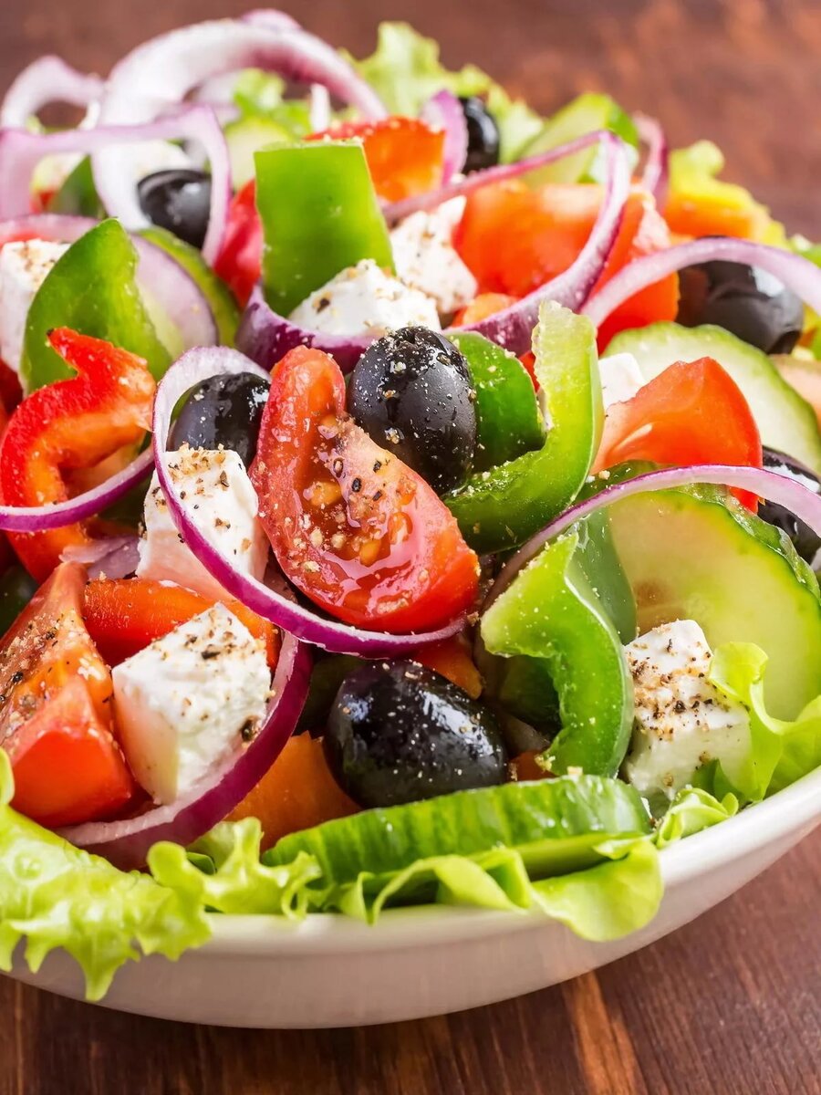 Вкусные и простые салаты – это палочка-выручалочка на любой случай! 