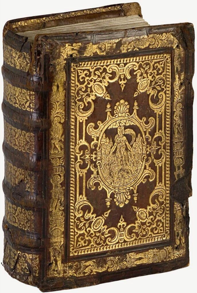 Вот на таких книгах