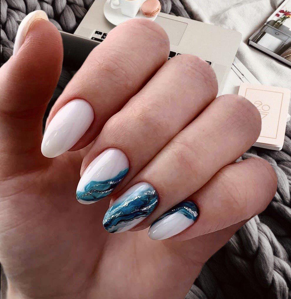 Волны лучше использовать с оттенком синего