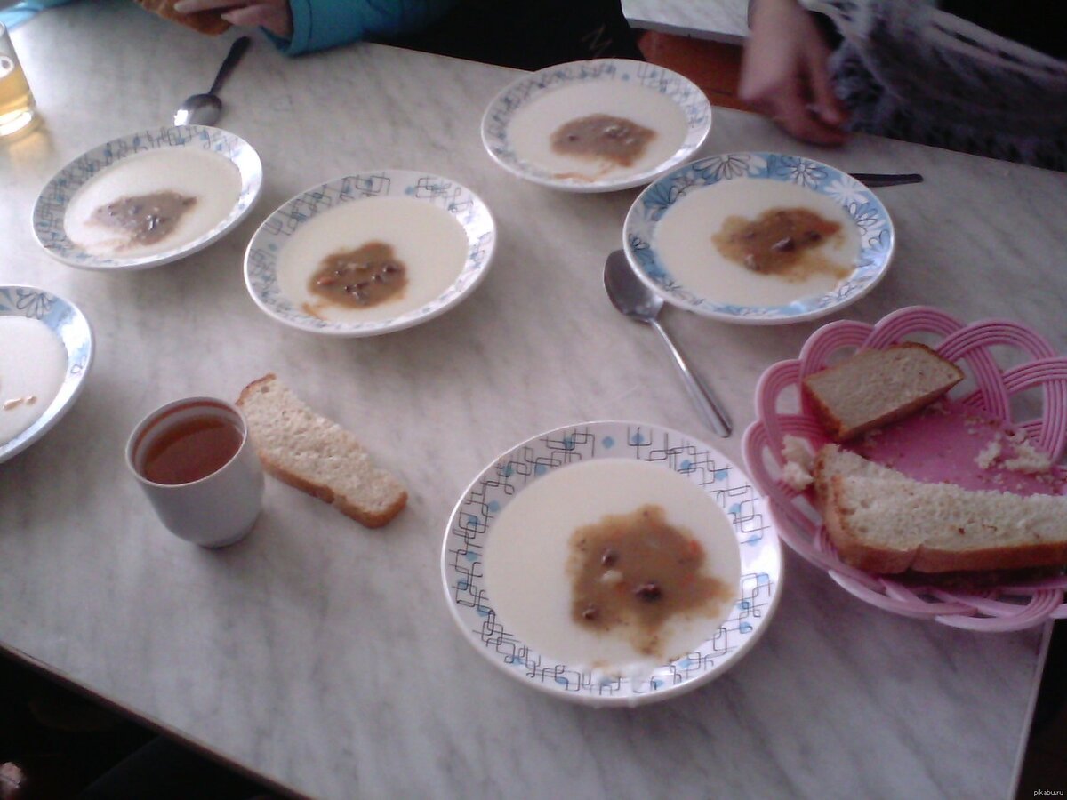 Манная каша с мясом. источник фото:pikabu.ru