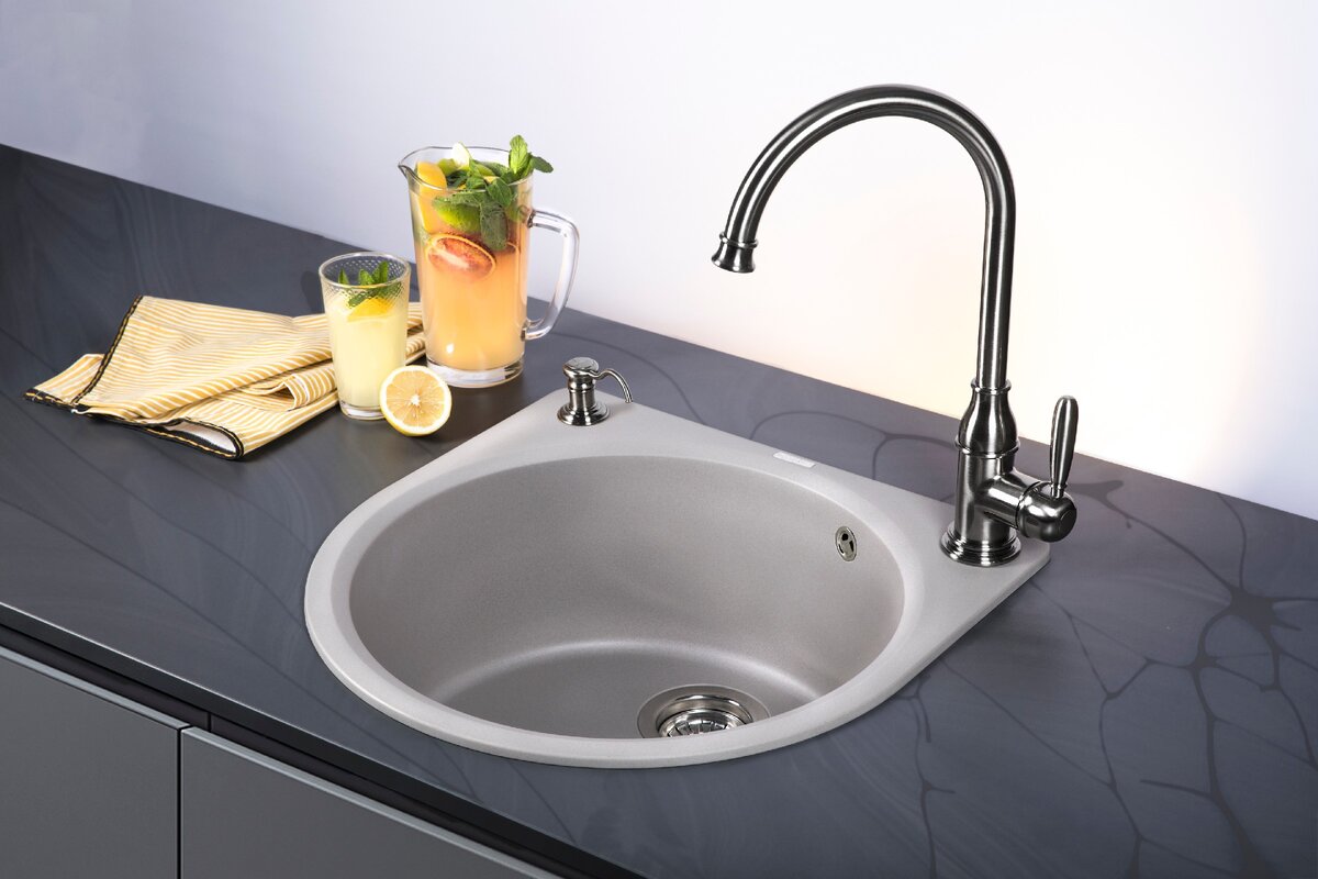 Смеситель и дозатор в цвете: античное серебро