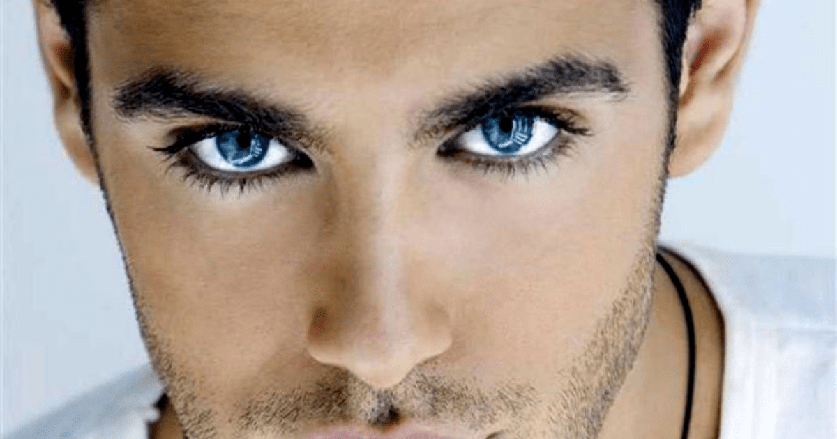 Голубоглазый самый. Kostas Martakis глаза. Красивые мужские глаза. Синие глаза у мужчин. Красивые глаза мужчин.