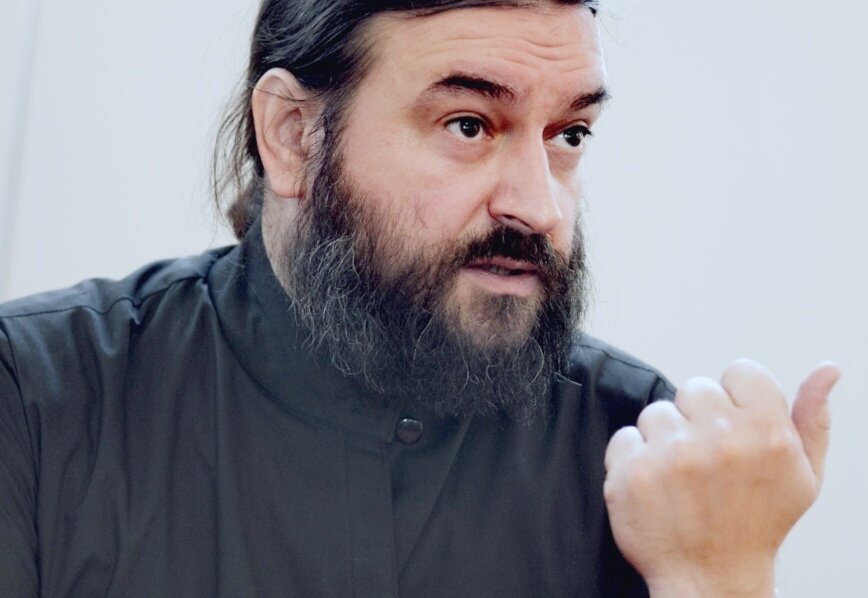 Андрей Ткачёв — священнослужитель, протоиерей, писатель, телеведущий, блогер, проповедник.