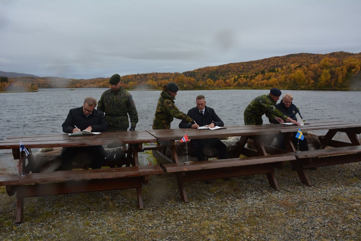 Подписание соглашения о сотрудничестве. Фото: Atle Staalesen