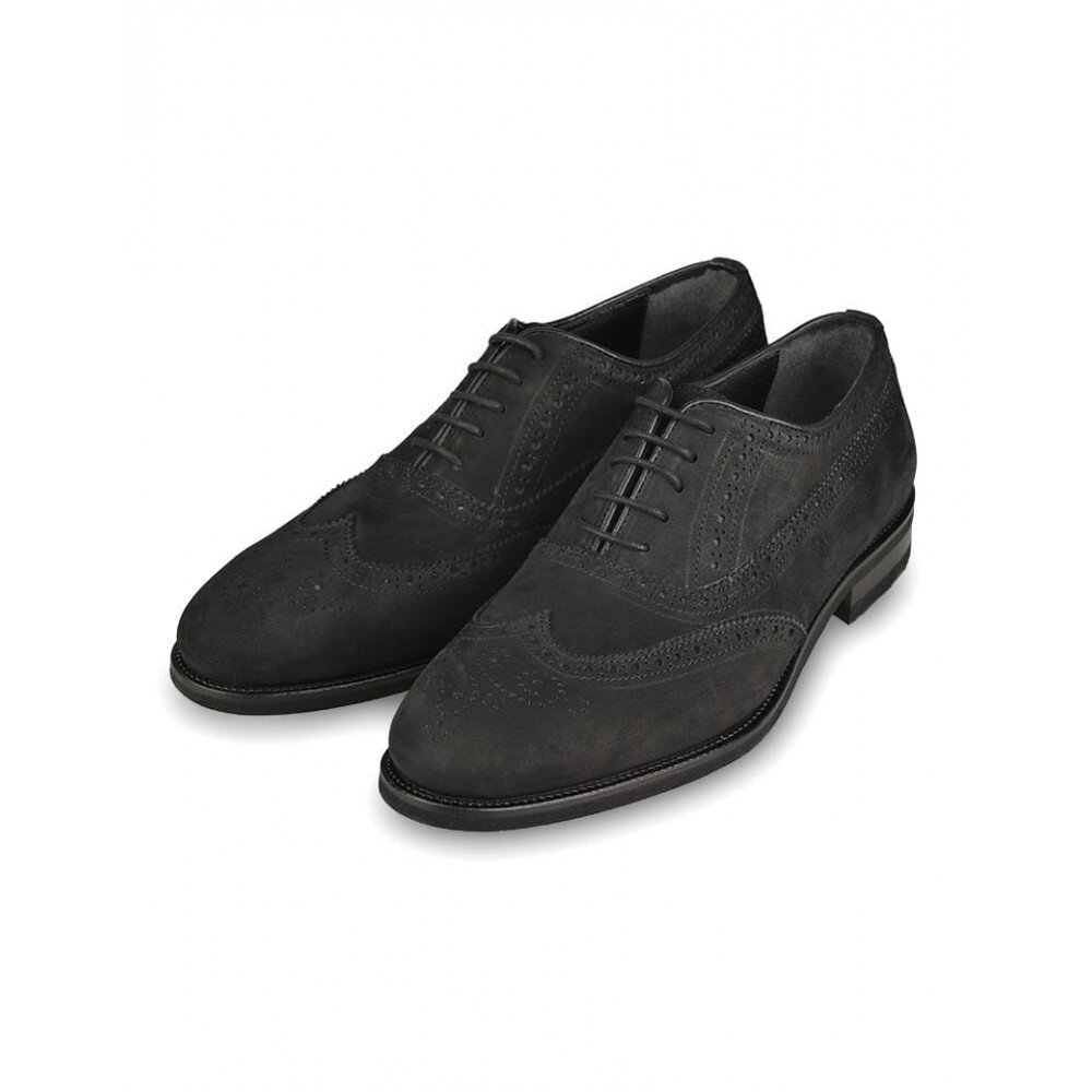 Классические черные оксфорды. Фото: massimotoni.com