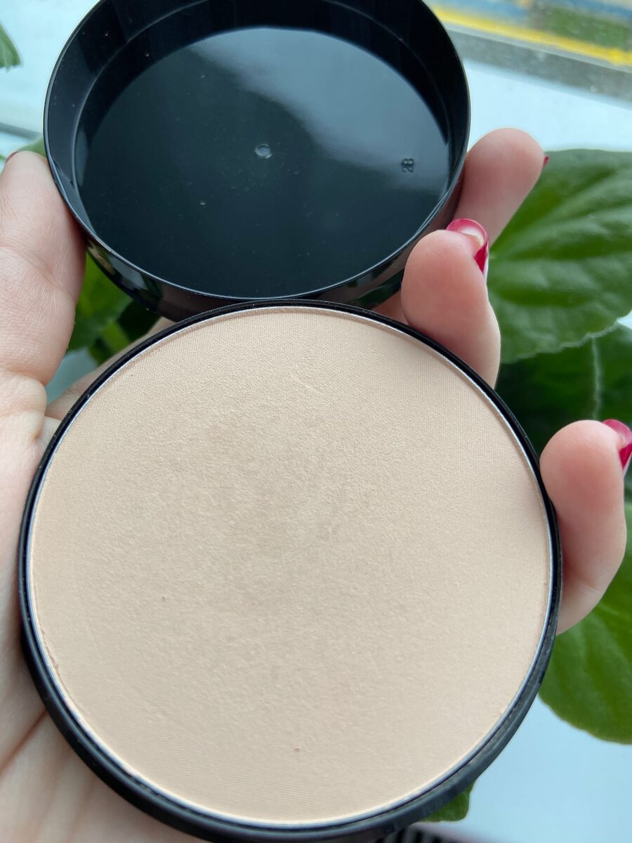 Крем-пудра Max Factor Creme Puff в открытом виде