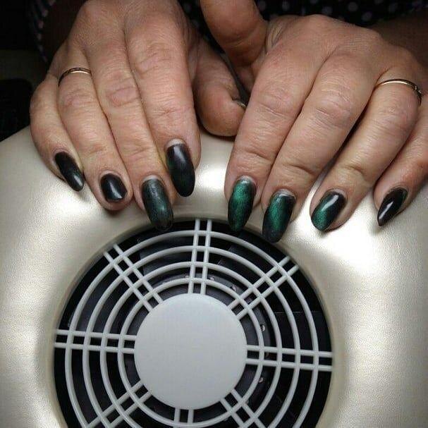 Лучше покажите сначала "после", а потом "до". Потому что вот такие фото только уродуют ваш аккаунт.