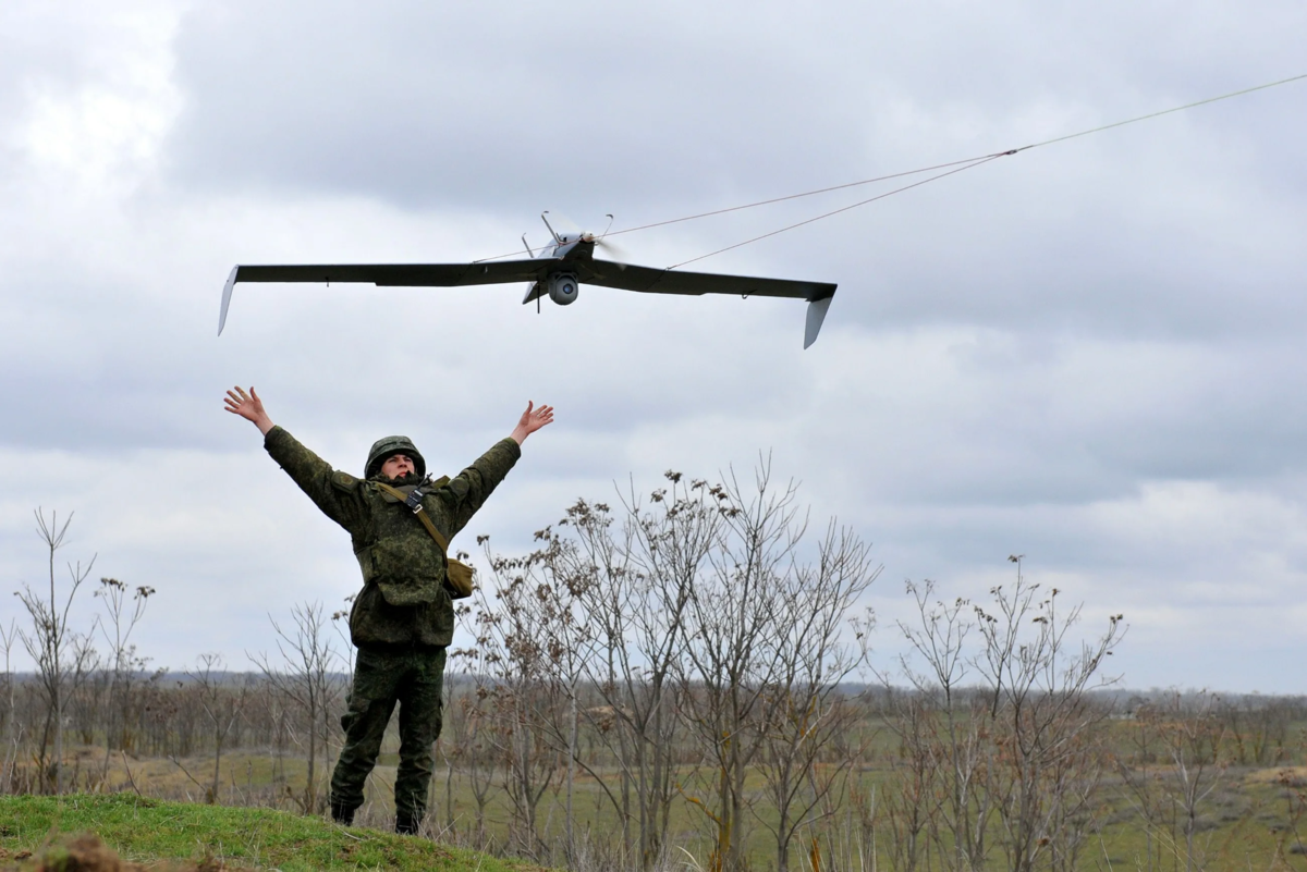 Воздушная разведка бпла. Орлан-10 беспилотный летательный аппарат. Ударные БПЛА В вс РФ. Военная разведка БПЛА. Беспилотники ВВС РФ.