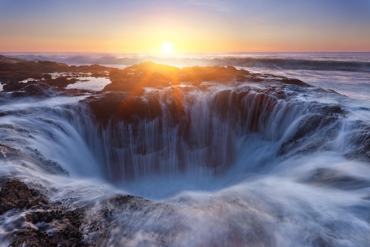 https://get.wallhere.com/photo/landscape-waterfall-sunset-sea-rock-nature-shore-sunrise-morning-waves-coast-horizon-Oregon-Thor's-Well-dawn-ocean-wave-atmospheric-phenomenon-body-of-water-wind-wave-145106.jpg