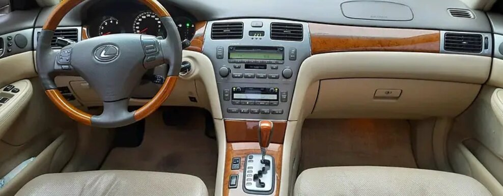 Нашел огромную люксовую Тойоту за 500 000 рублей и это – не Камри ...