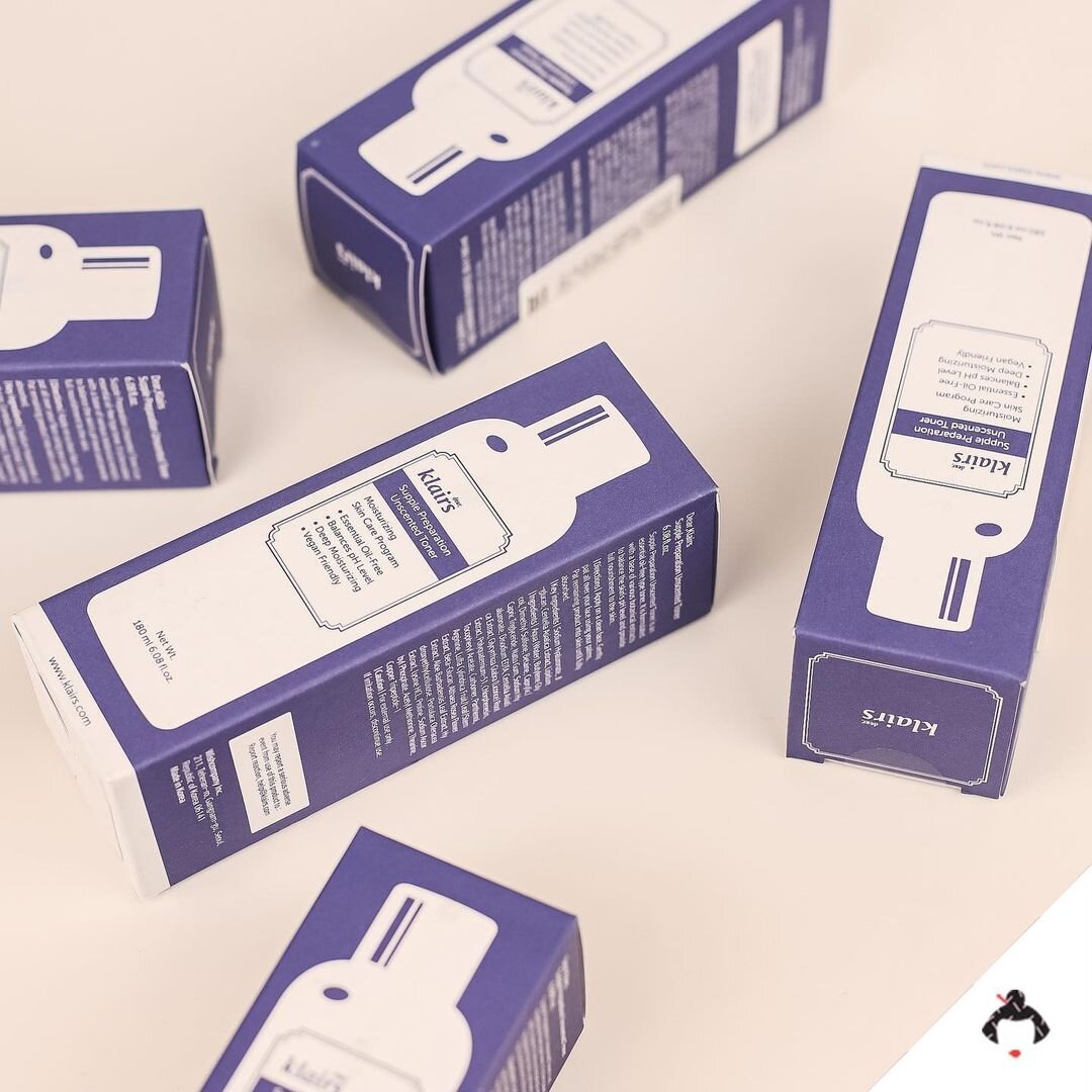 Универсальный тонер Dear, Klairs Supple Preparation Unscented Toner. Он идеально подойдёт даже гиперчувствительной коже. 