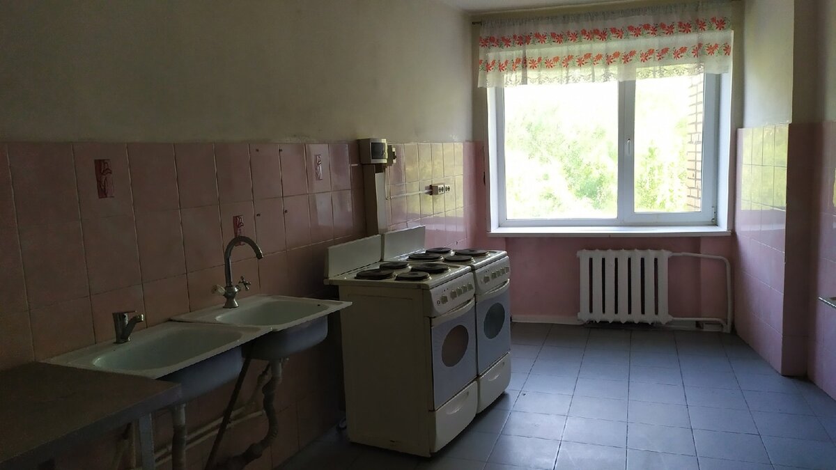 Кухня в общежитие, где жила моя дочь.