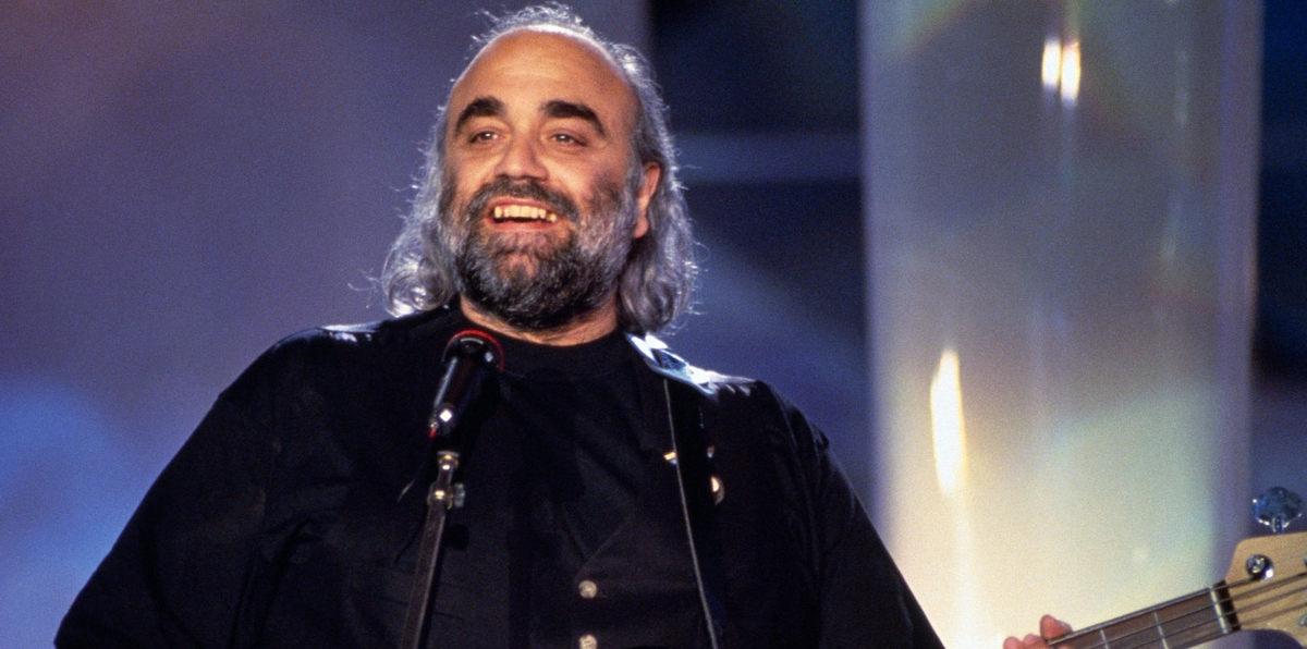 Demis roussos. Демис руссос. Греческий певец демис руссос. Демис Роуз певец.