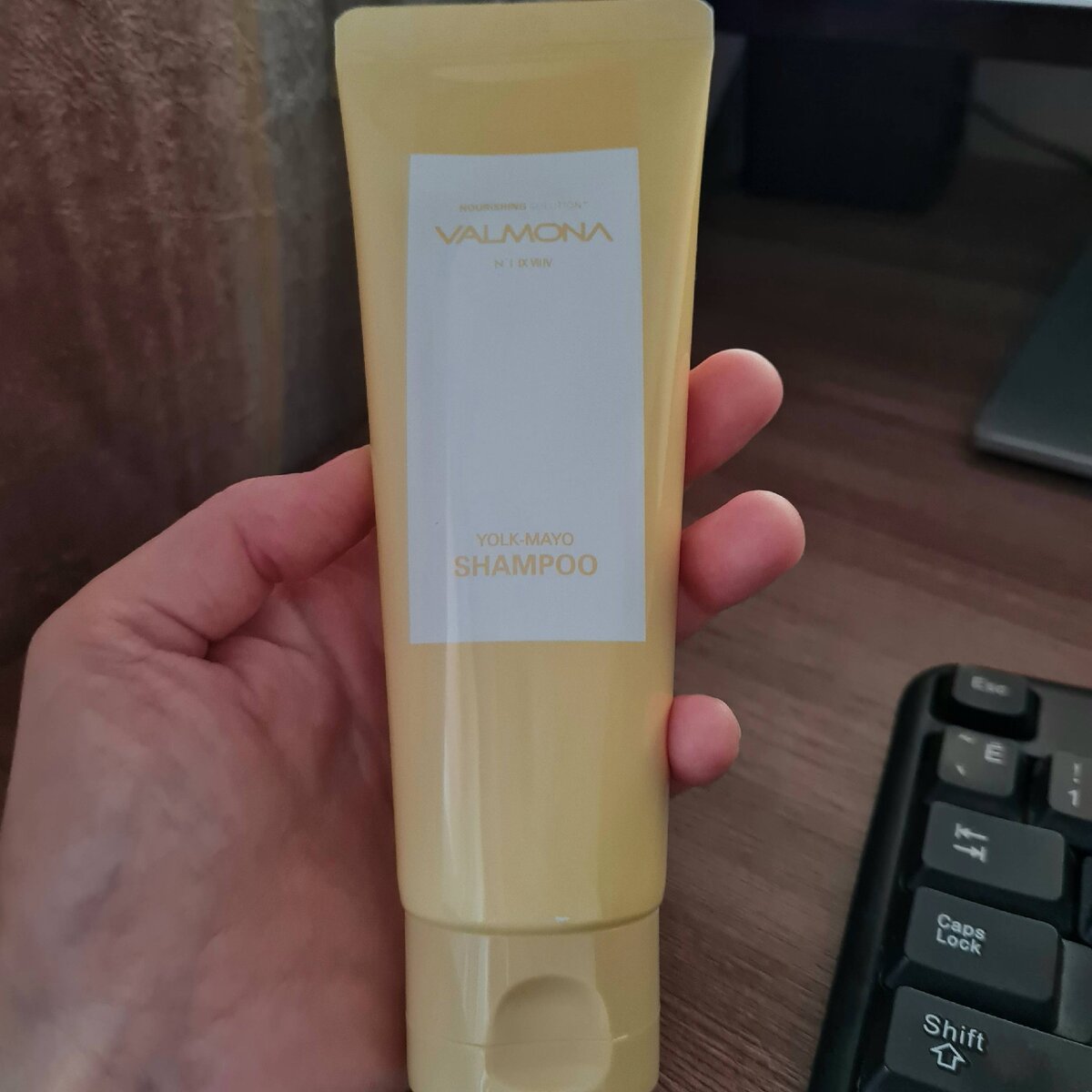 Фото автора. Это мой шампунь Nourishing Solution Yolk-Mayo. Объём 100 мл.