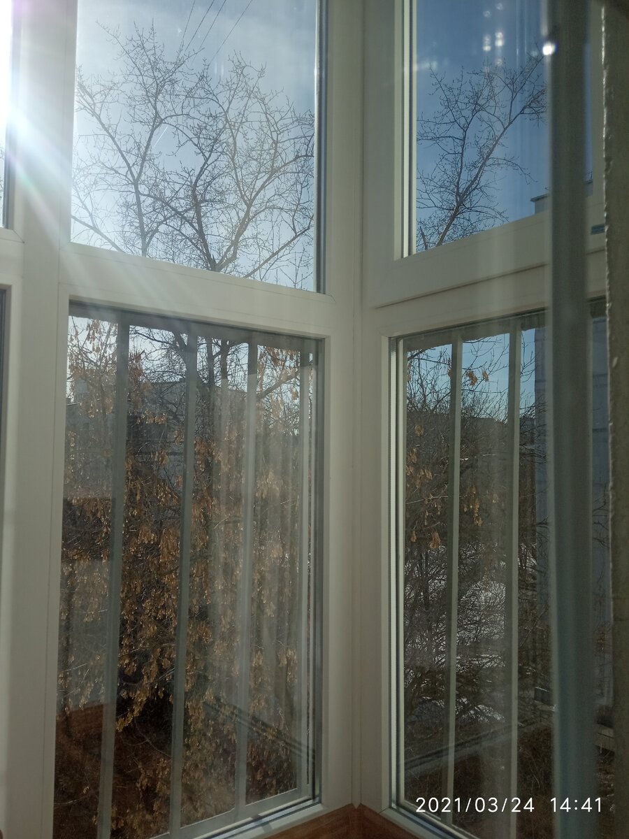 Вид изнутри одного из углов нашего балкона