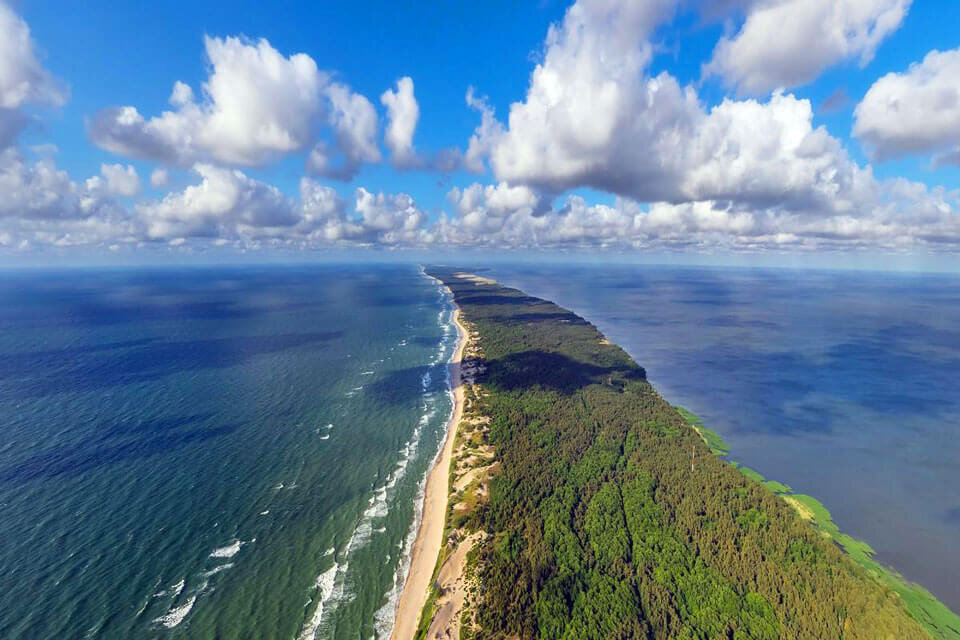 Фото из Яндекса. Национальный парк "Куршская коса". Вид сверху.