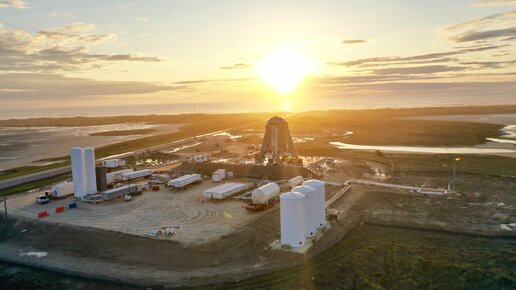 Как выглядит завод-космодром SpaceX