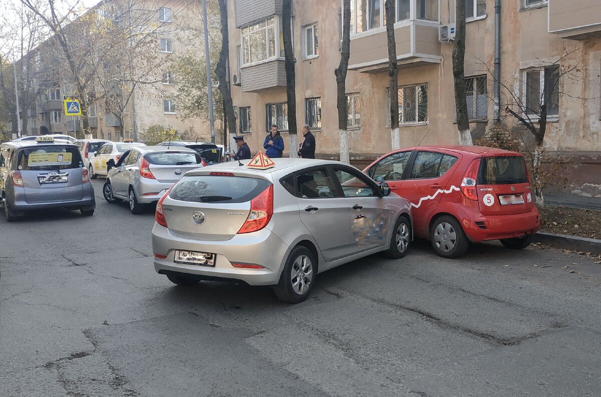 Учебная машина с двумя рулями
