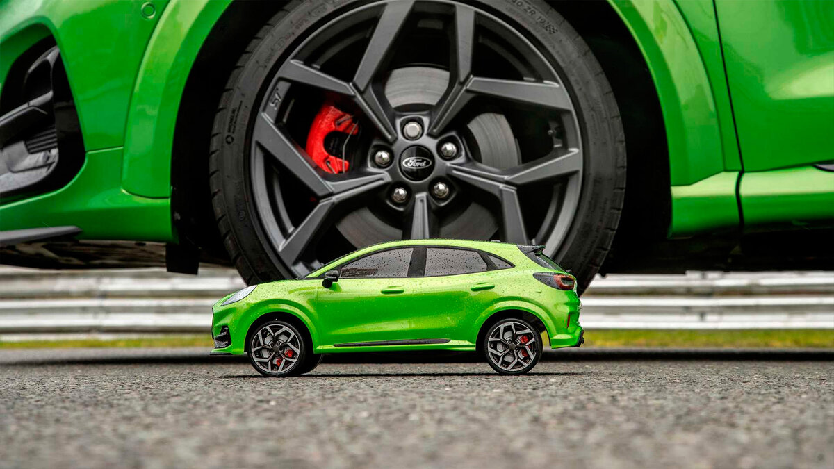 Ford Puma ST устроил гонку со своим радиоуправляемым аналогом. Видео | РБК  Autonews | Дзен