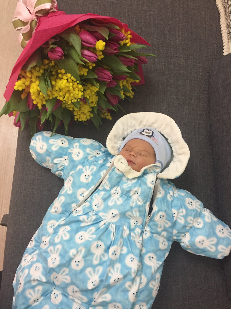 Дальнейшую судьбу букета после этого фото я не помню. Личный архив.