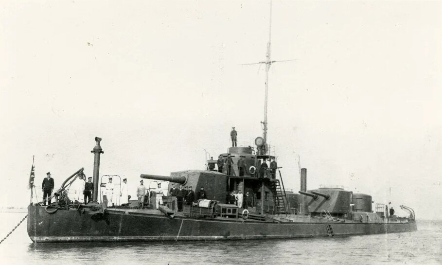 Fig. 3. 1910 Russia, Amur river, gun boat II-nd class - river monitor «Hurrikan» (974 t.,1040 hp., 11,3 kn., 2x1 152 mm., 2x2 120 mm., 2x47 mm.,  belt 38-76 mm., deck 19 mm.) 