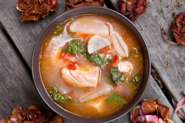 Уха из красной рыбы 