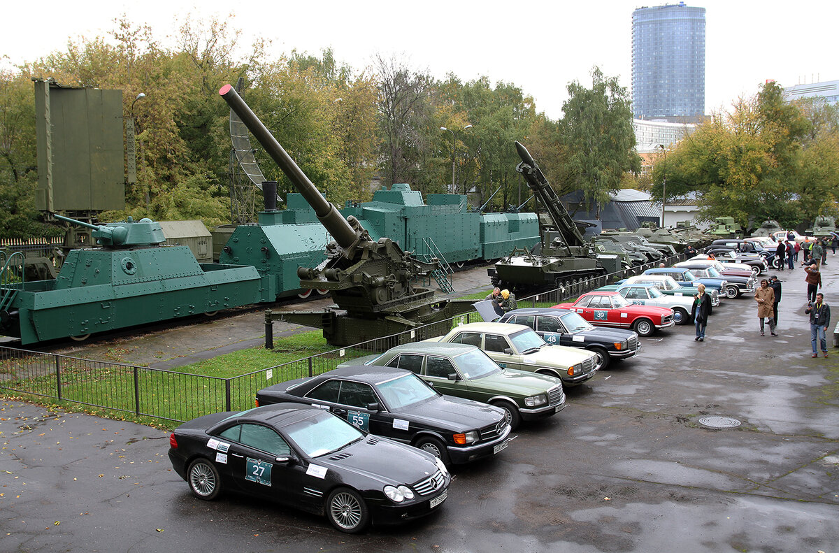 участники Mercedes-Benz Club