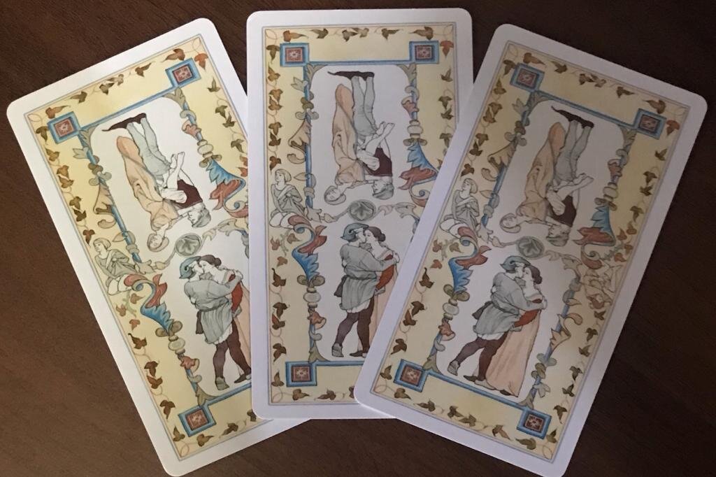 Добрый день❤️  
Я рада приветствовать вас на своём канале. После моих раскладов меняется жизнь, я покажу вам вашу ситуацию с другой стороны.
Расклад общий, проиграться может не у всех🌹
Подписывайтесь  на канал, чтобы не пропустить самое интересное. Буду благодарна за ваши лайки и комментарии 😘