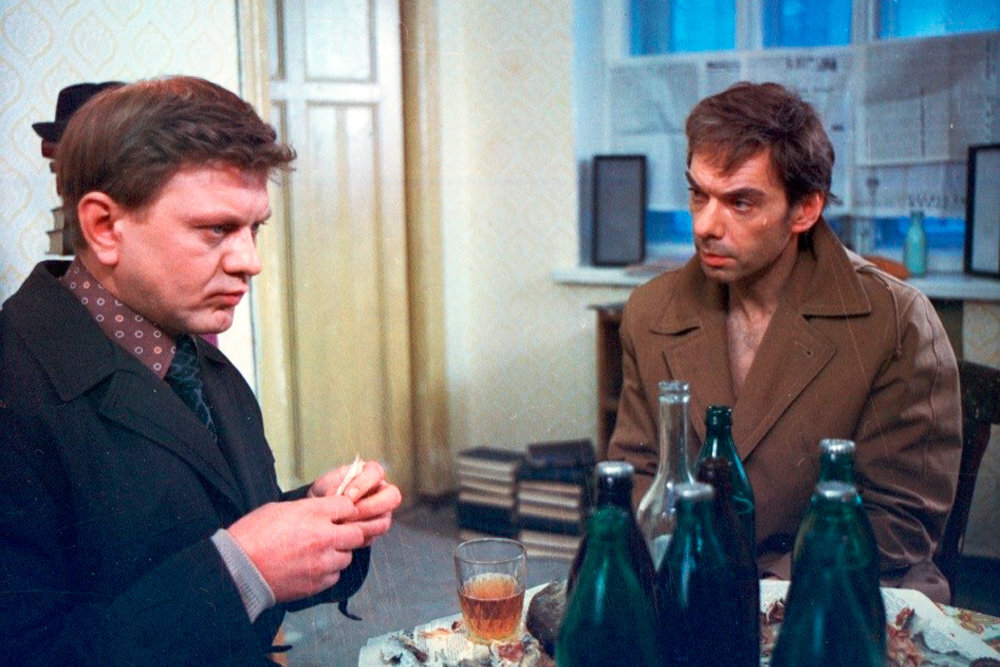 Алексей Баталов. Кадр из фильма "Москва слезам не верит". Из доступных источников сети интернет.