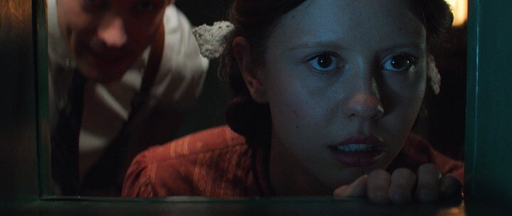 Ну, давайте посмотрим, что там наснимал этот Тай Уэст. (Кадр из фильма "Пэрл")