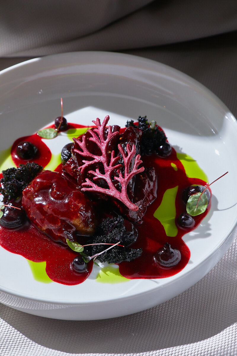 Пиканья с инжиром и вяленой свёкло