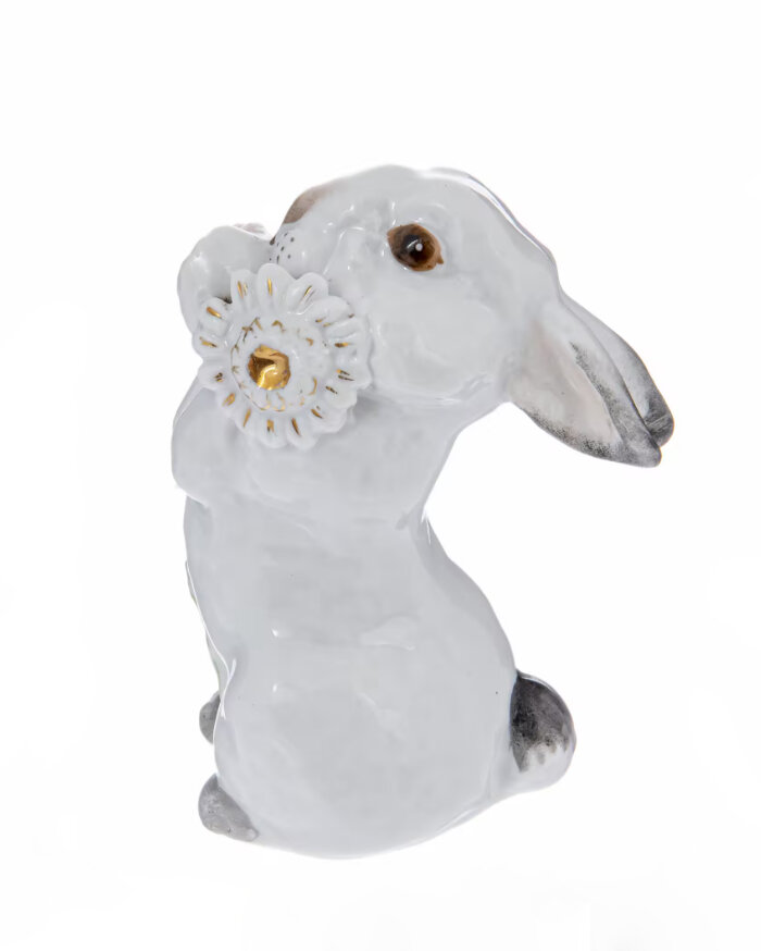 Статуэтка «Зайчик с цветком», ЛФЗ, 1946-1954 гг.