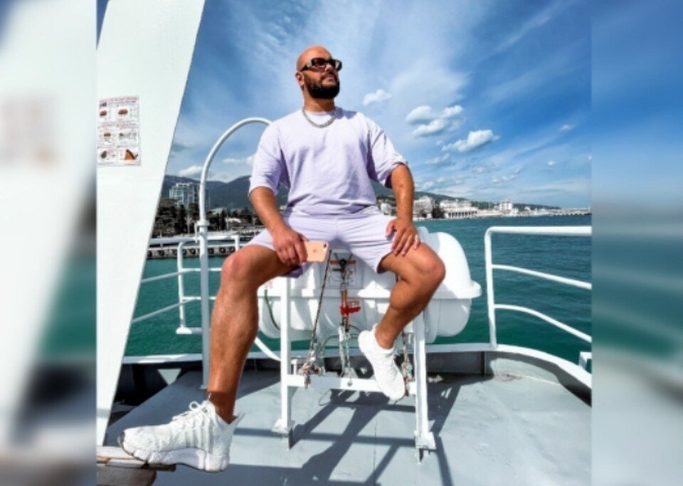     В свободное от концертов и корпоративов время Стас подрабатывал обычным таксистом. Фото: личный архив героя публикации