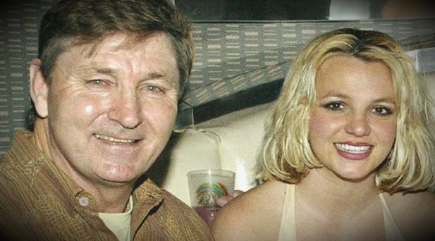 Бритни с отцом. Фото предоставил сервис Яндекс картинки.