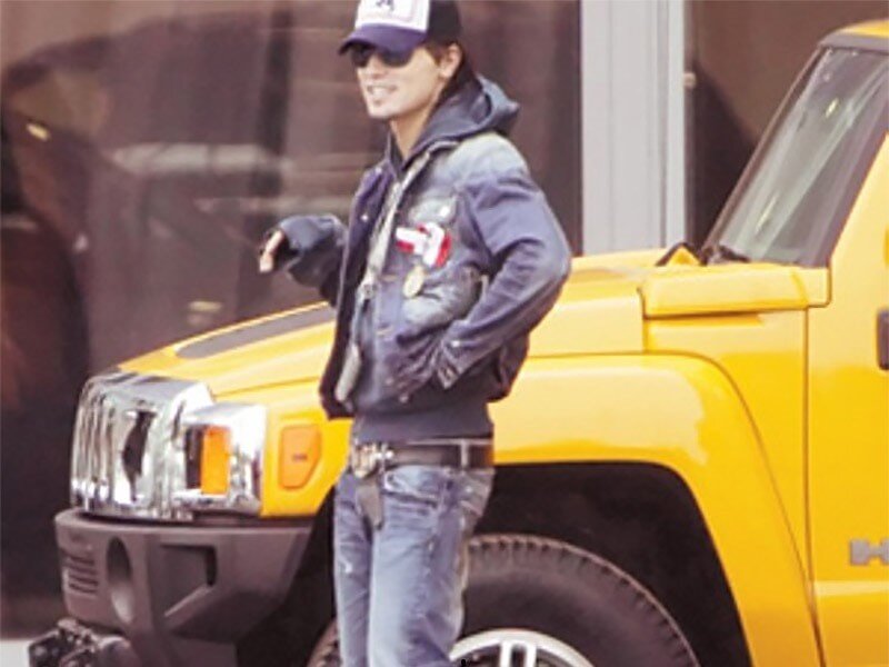 Hummer H2. Источник иллюстрации - Яндекс.Картинки 