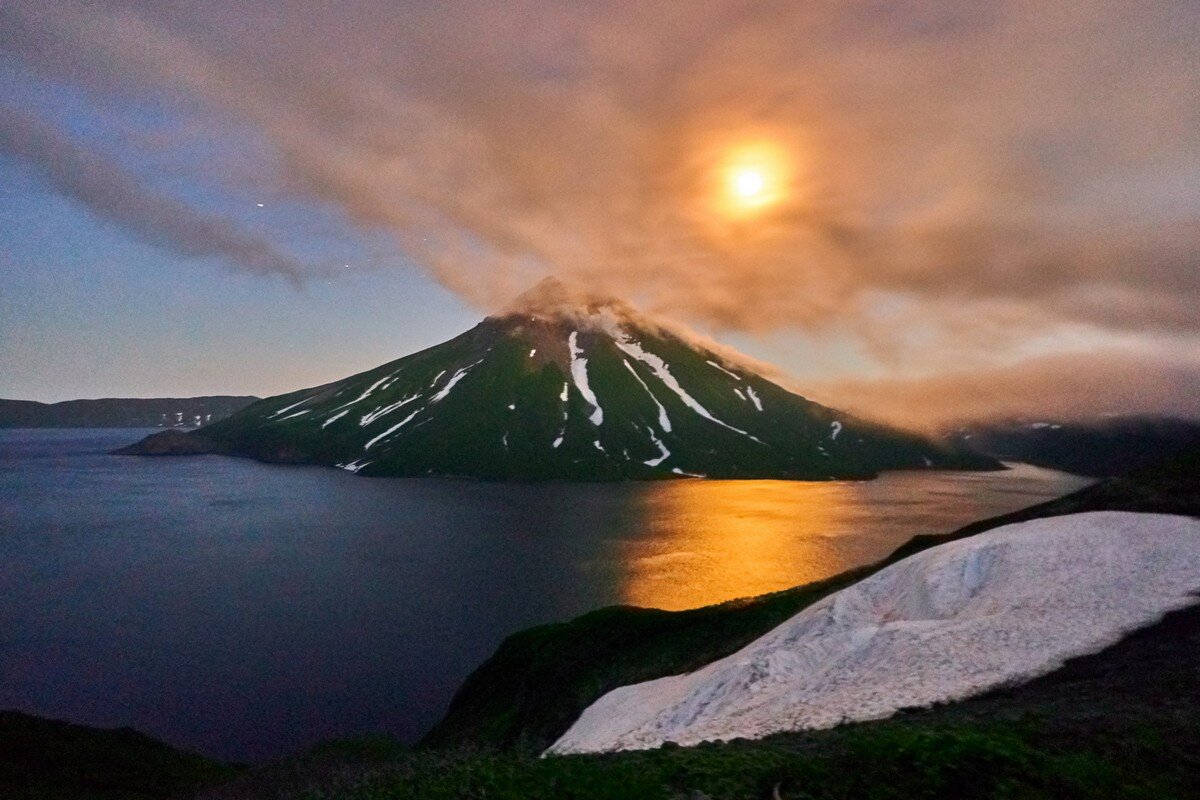 Вулкан креницына курильские острова фото