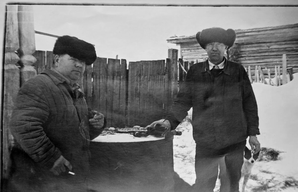 Справа мой дед Николай