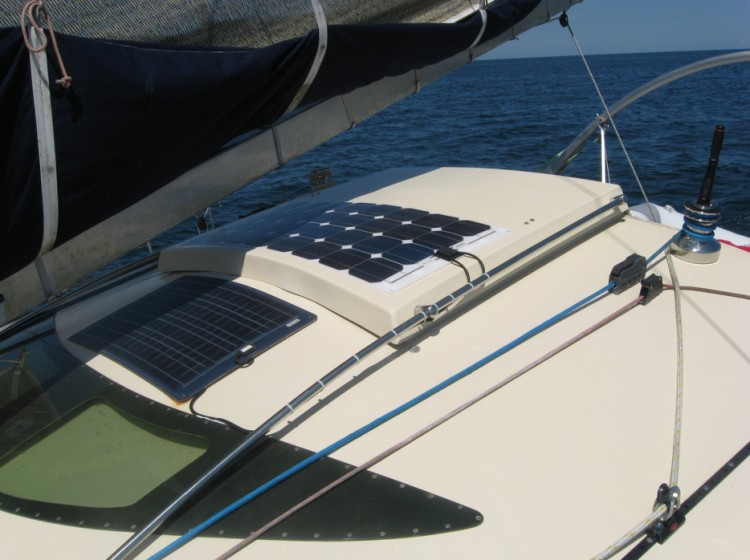 Вот так выглядит гибкая солнечная батарея на яхте