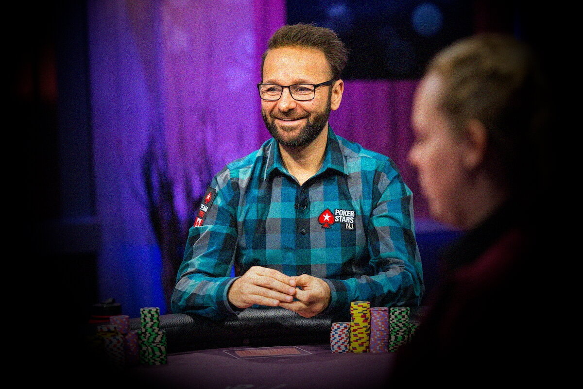 В воскресенье Twitch приостановил работу покерного канала Famer's channel после инцидента случившегося во время пятничной трансляции, в которой Даниэль Негреану выпустил шквал ругательств и угроз в адрес зрителя. С чего же всё началось?фото из интернета
Негреану играл в 2020 World Series of Poker Online Event #24: $ 400 No-Limit Hold'em 8-Handed и как обычно, он транслировал свою пятничную покерную сессию в прямом эфире. Зрители находившиеся в чате говорят что хейтер, зашедший на стрим, в чате высказался очень плохо о жене Негреану, Аманде Литерман. Легенда покера не стал терпеть и в полной мере высказался о хейтере:
В действиях Дениала Негреану, я не вижу ничего преступного за что необходимо было бы банить игрока. Тролли из чата постоянно провоцируют стримеров и выводят их на эмоции, а после этого отправляют жалобы на угрозы в их адрес. Стриминговая площадка Twitch славится очень жёсткими правилами и бан можно получить практически за всё, поэтому популярным стримерам очень трудно их соблюдать.Дениэлу можем пожелать не падать духом и ждём его возвращения после бана.