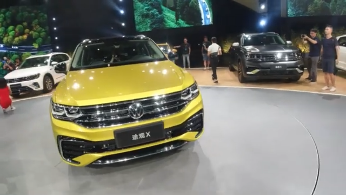 Tiguan X получился шире и больше стандартного, но немного ниже.