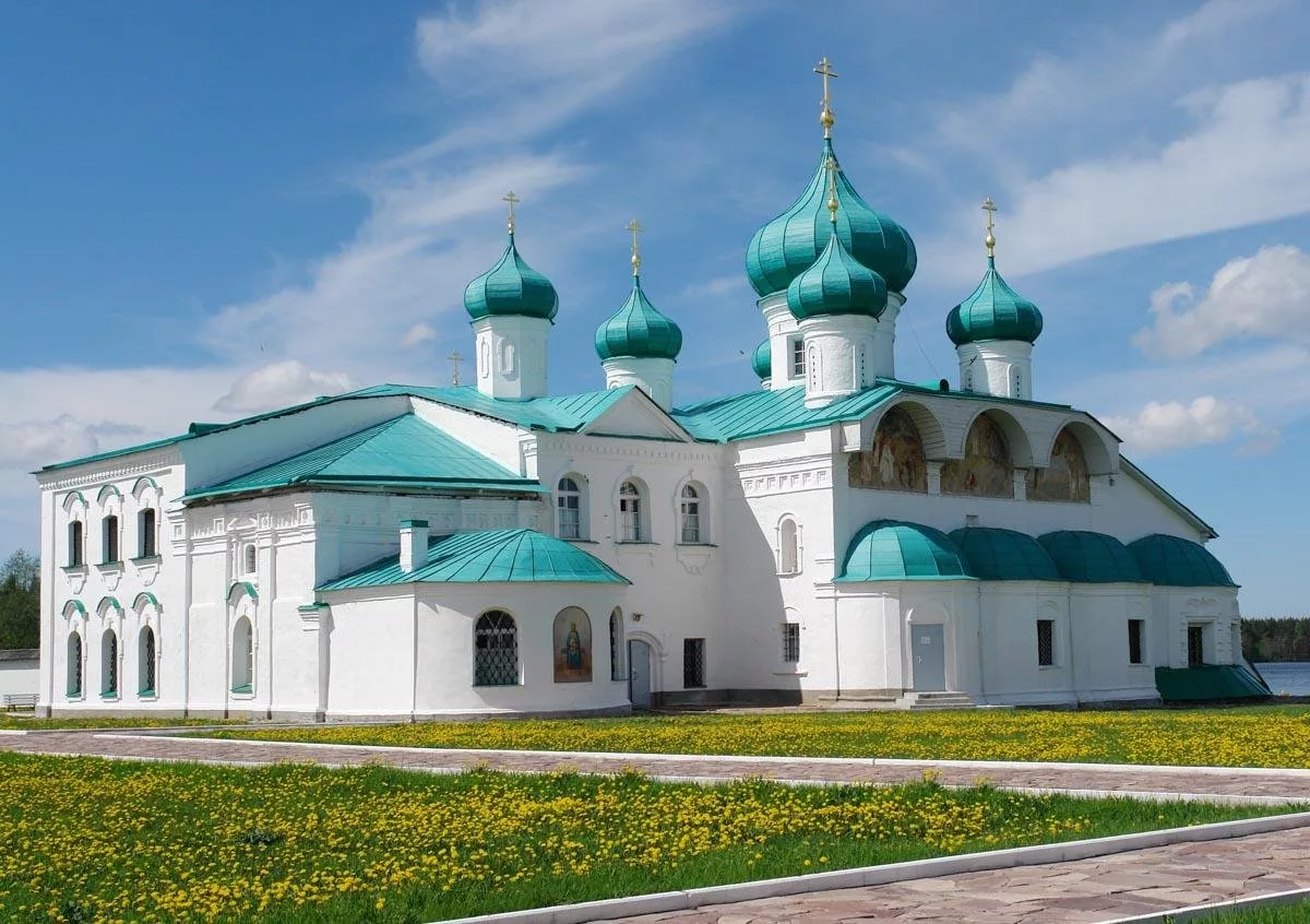 Свирском монастыре. Ленинградская область Александро-Свирский монастырь. Троицкий Александро-Свирский мужской монастырь. Лодейное поле Александро-Свирский монастырь. Алекскндрсвирспий монастырь.