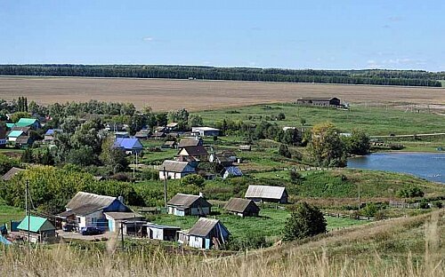 Деревня не сдаётся вопреки всему, ибо она нужна людям как малая родина