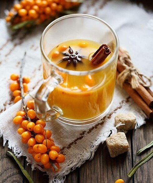 Облепиховый чай. На фото – вариант сервировки блюда