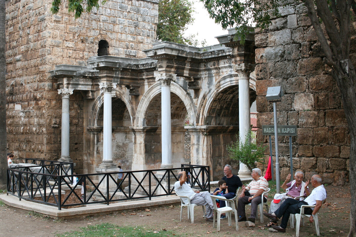 Ворота Адриана, Анталья 