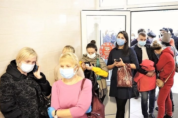 Очередь в поликлинике города Кемерово Фото: Сергей Цивилев/ Instagram