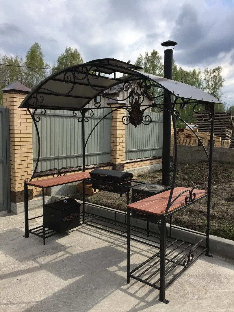 Мангал с дымоходом
