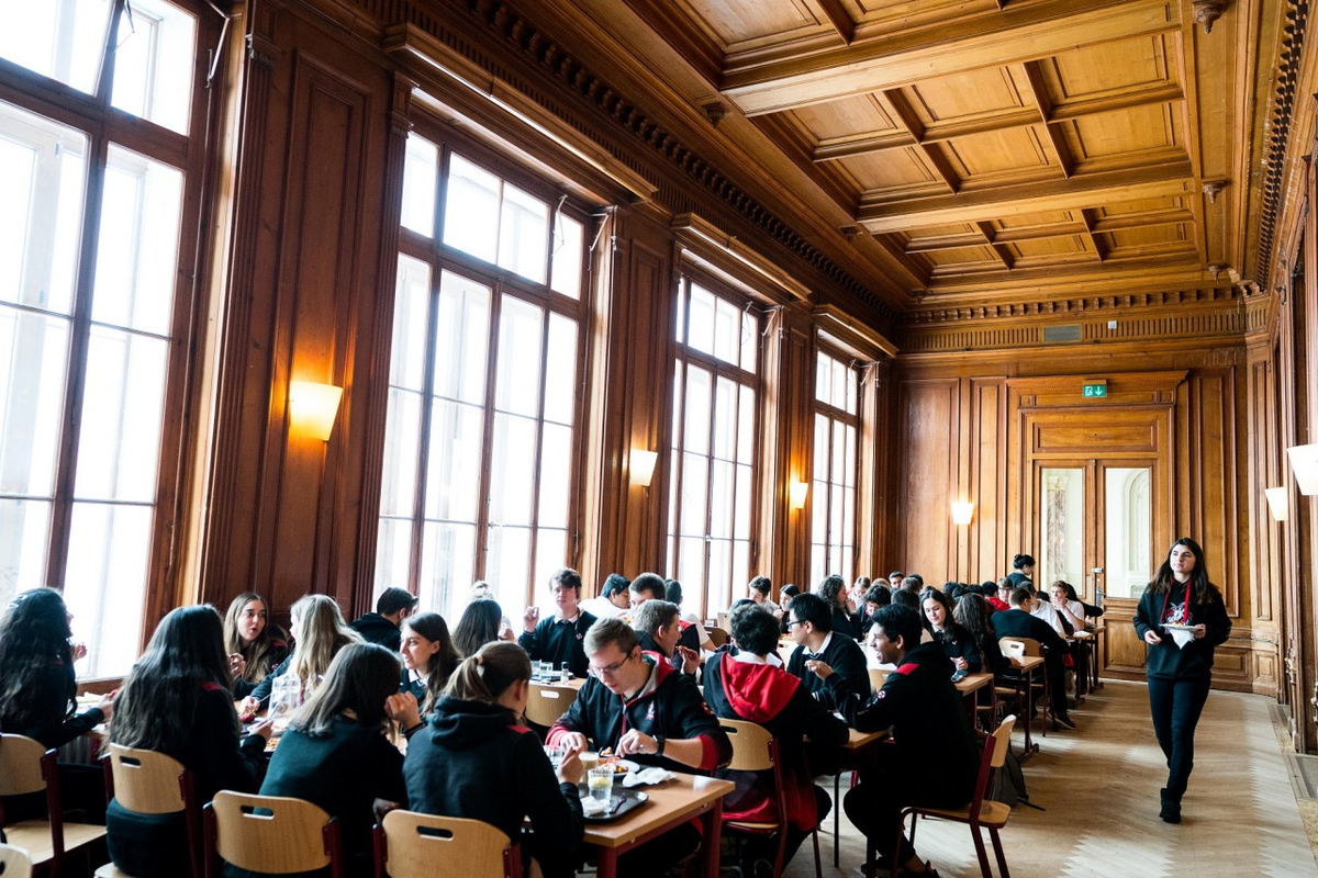 Бакалавриат в Leysin American School. Школа в Швейцарии. Среднее образование в Швейцарии. Высшая школа в Швейцарии.