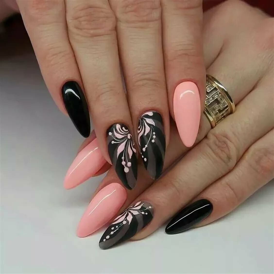 Маникюр оригинально красивый. Шикарные ногти. Красивый дизайн ногтей. Дизайнерские ногти. Дизайнер ногтей.